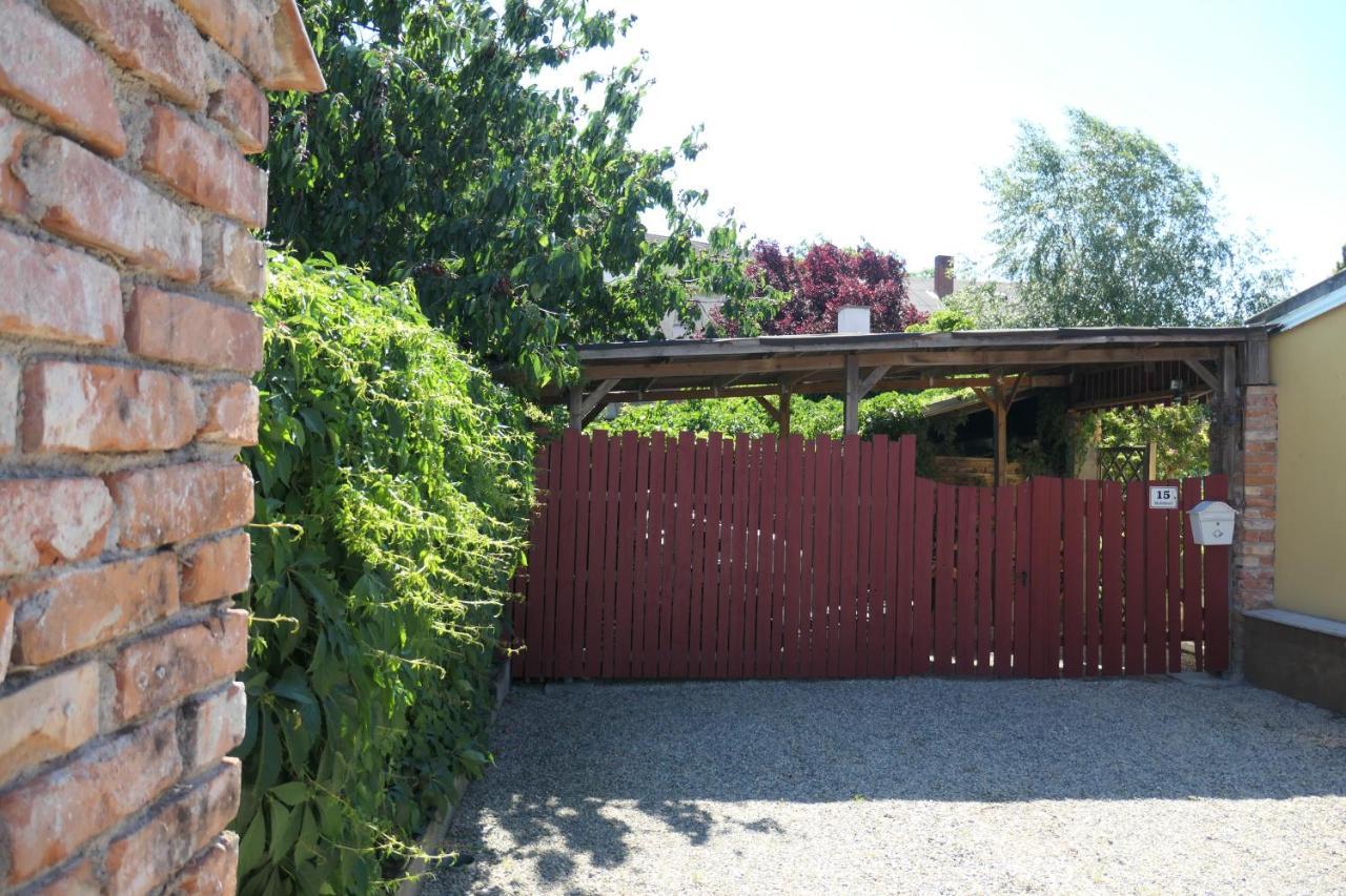 Paradies Für Zwei Frauenkirchen Exterior foto