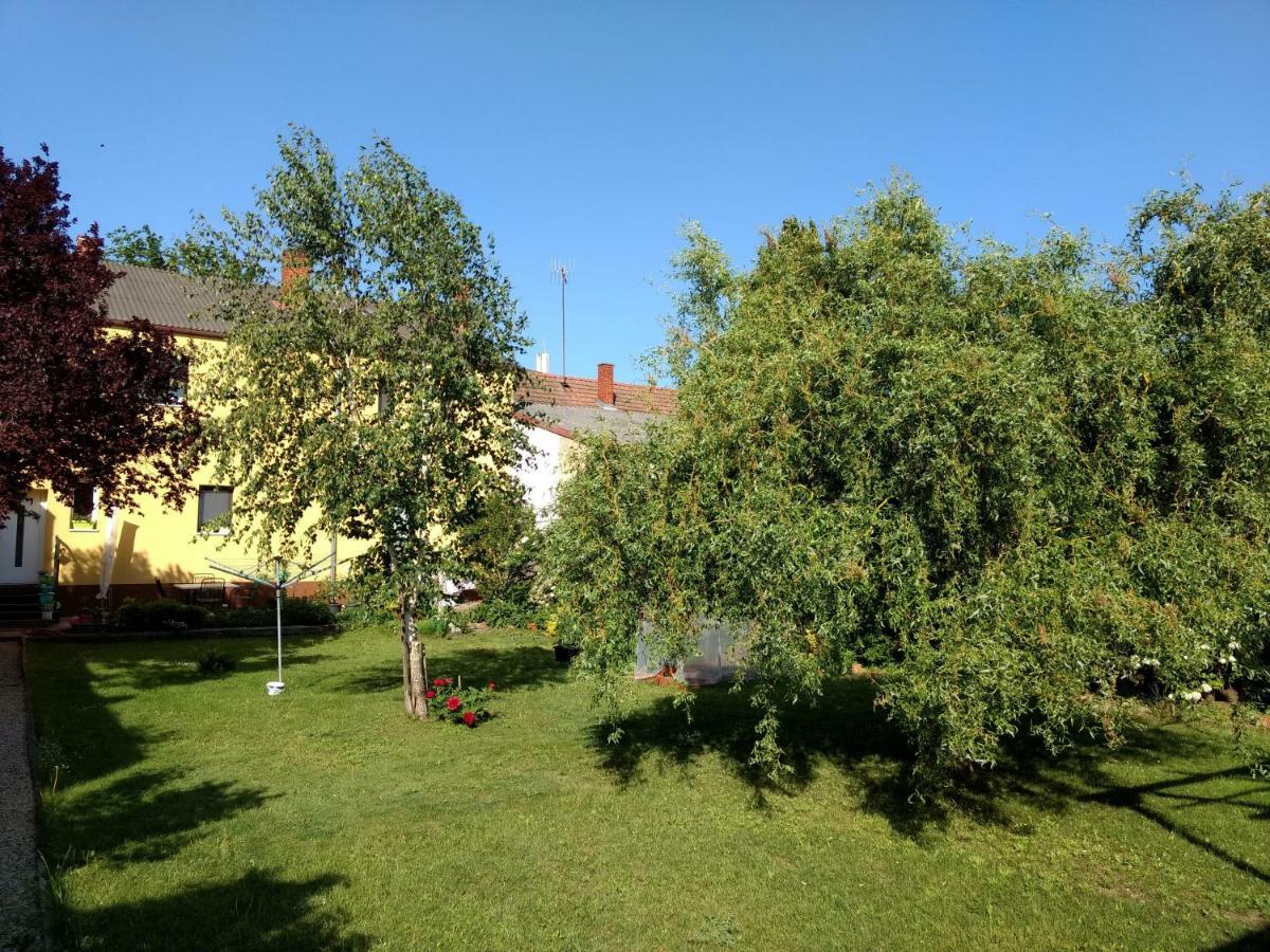 Paradies Für Zwei Frauenkirchen Exterior foto
